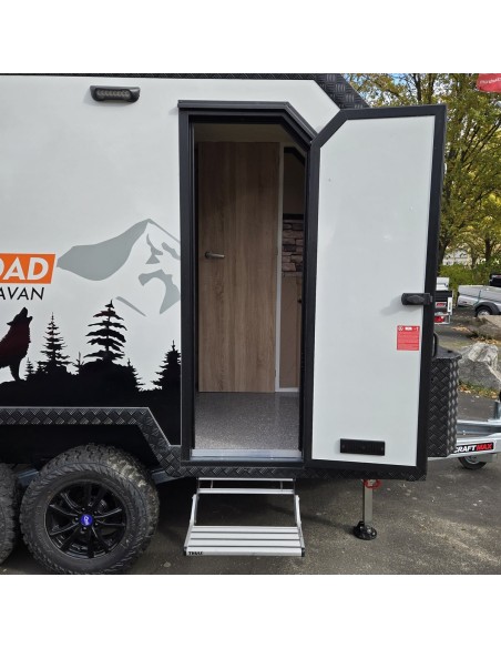 CRAFTMAX-BLACK-ROCK-Offroad-Camping-2700kg-Tandem-Einzelradaufhaenungung-full-Options-17
