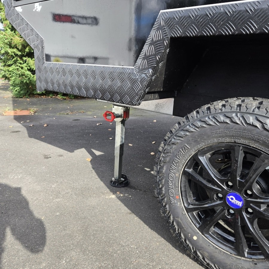 CRAFTMAX-BLACK-ROCK-Offroad-Camping-2700kg-Tandem-Einzelradaufhaenungung-full-Options-45