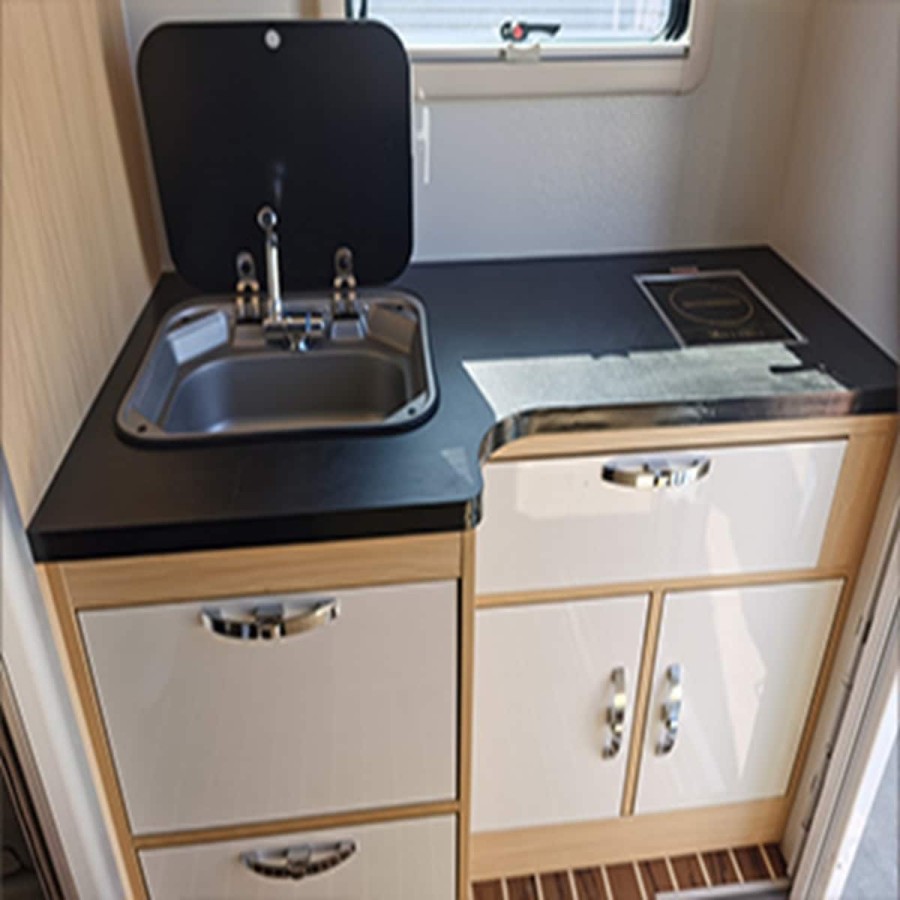 CRAFTMAX®-BLACK-BROTHER-EXP-7-24-Extreme-OffRoad-Caravan-Tandem-ThermoSandwich-4.30x2.10x1.72m-vollausgestattet-mit-Moebel-Bett-