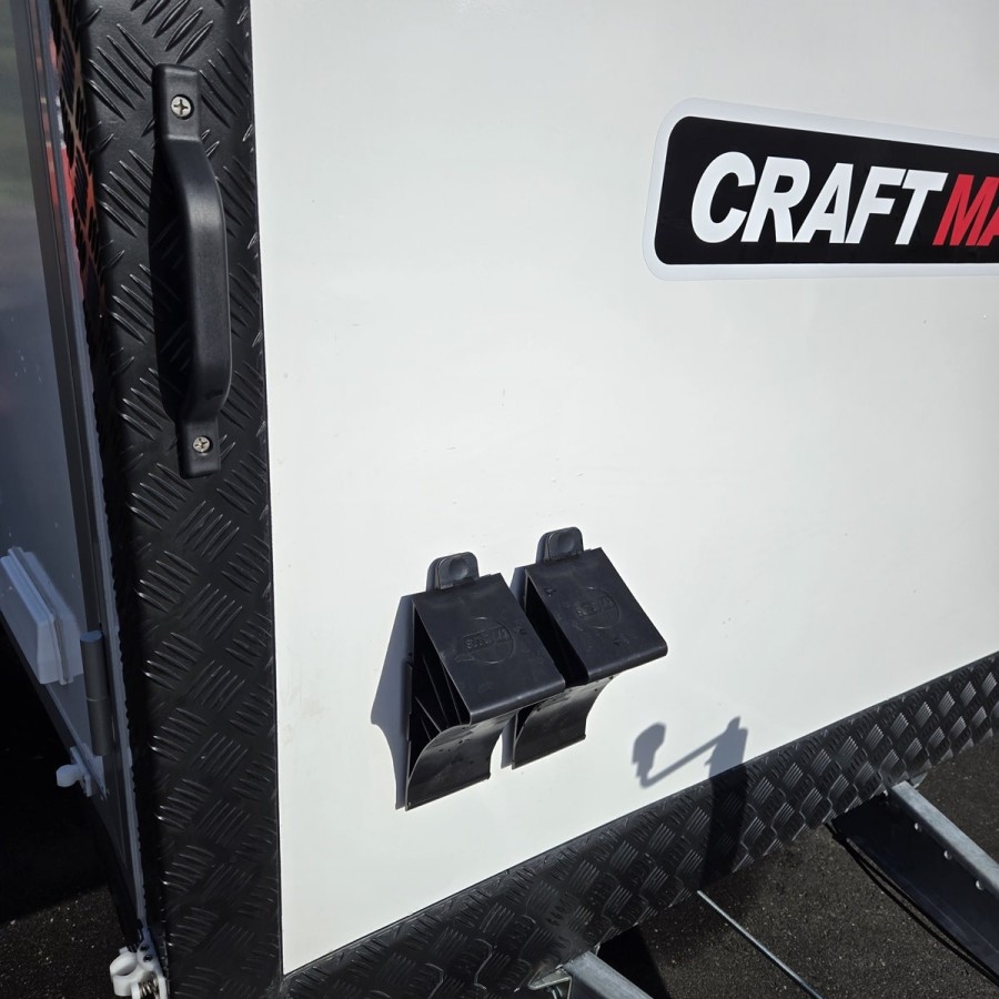 CRAFTMAX-1300-Offroad-Koffer-Dach-Heki-Front-Fenster-Doppelfluegeltuer-3