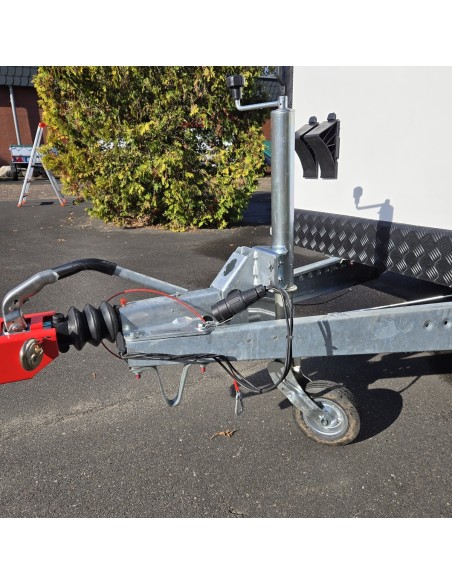 OffRoad®-1300-Speedcaravan-CROSS-3.00x1.46x1.90m-mit-Kueche-Bett-Fenster-Tuer-Dachtraeger-Ladebordwand-100kmh-5