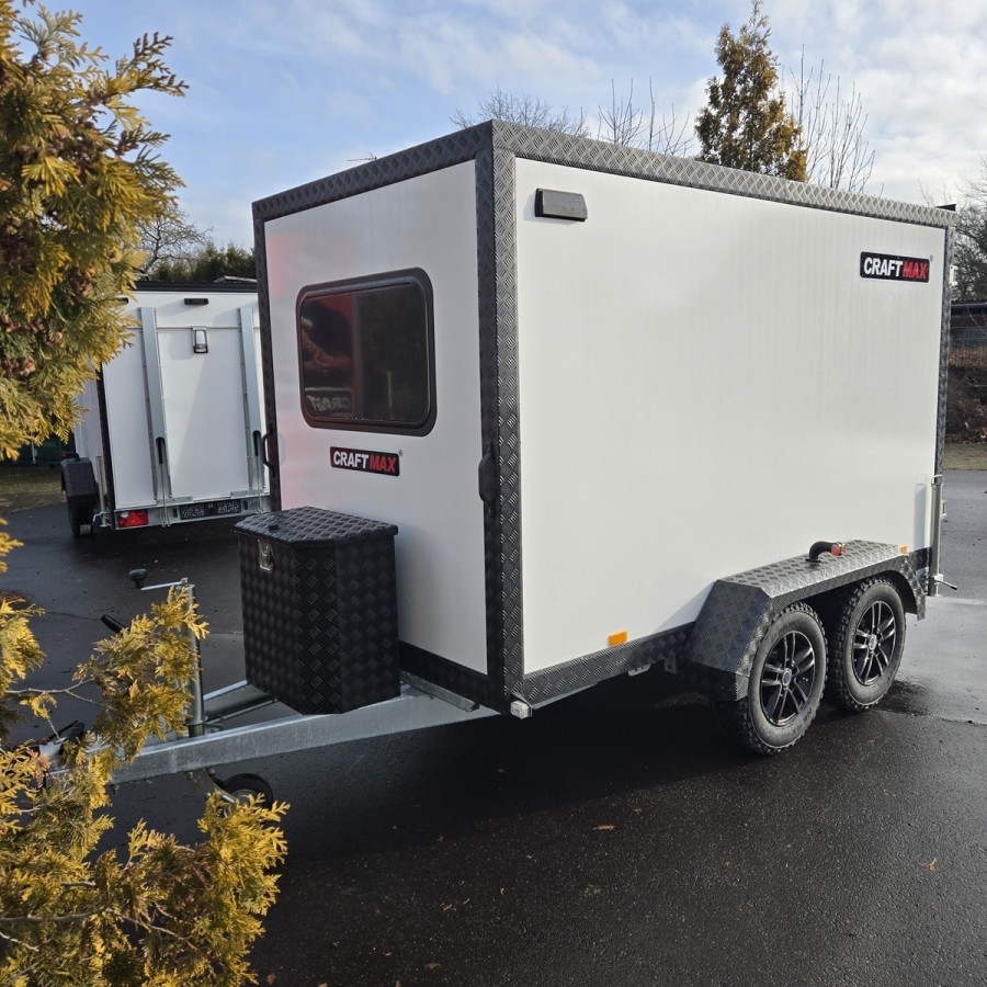 OffRoad®-1300-Speedcaravan-CROSS-3.00x1.46x1.90m-mit-Kueche-Bett-Fenster-Tuer-Dachtraeger-Ladebordwand-100kmh-10
