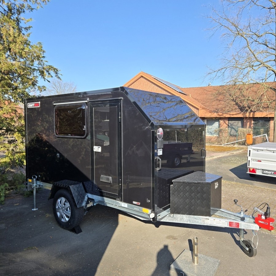 OffRoad-Camping-Anhaenger-750kg-blackEdition-3.05x1.47x1.60m-Fluegeltuer-2-Fenster-Tuer-E-Paket-100kmh-ungebremst-2
