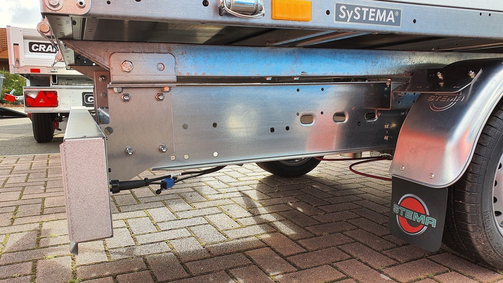 STEMA-ROCKO®1-1500kg-Rueckwaertskipper-mit-Elektrohydraulik-Handpumpe-8
