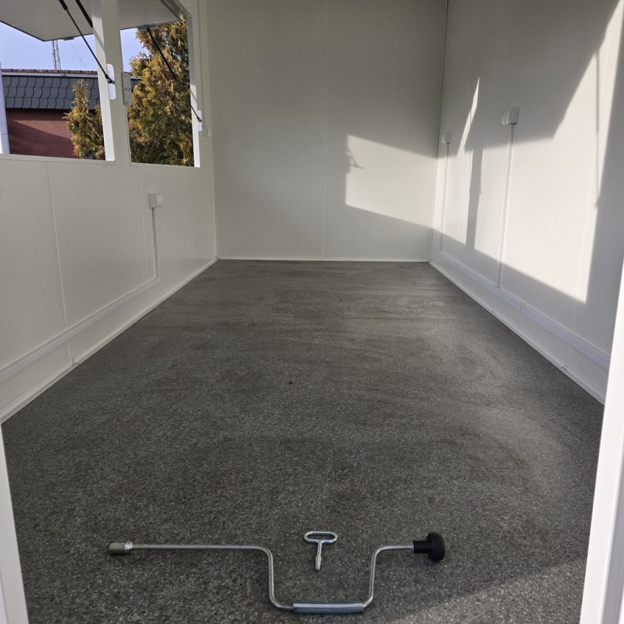 Verkaufsanhaenger-Eiswagen-1500-4.50x2.00x2.20m-Thermo-Sandwichpanele-zwei-Verkaufsklappen-weiss-5