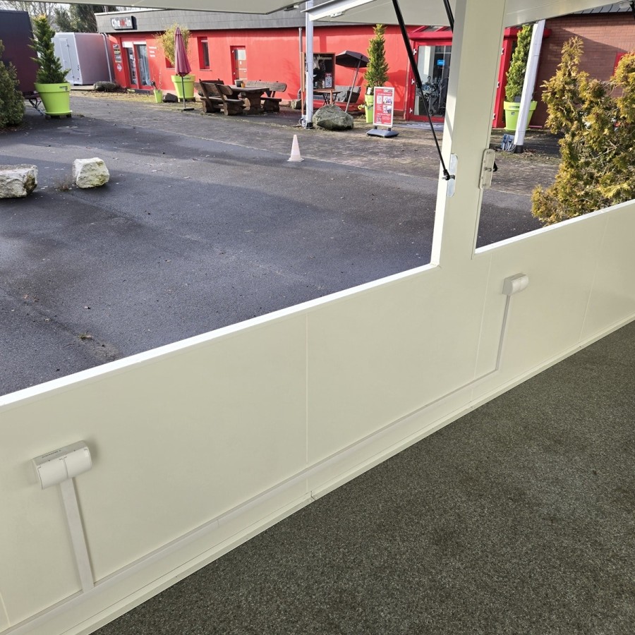 Verkaufsanhaenger-Eiswagen-1500-4.50x2.00x2.20m-Thermo-Sandwichpanele-zwei-Verkaufsklappen-weiss-7