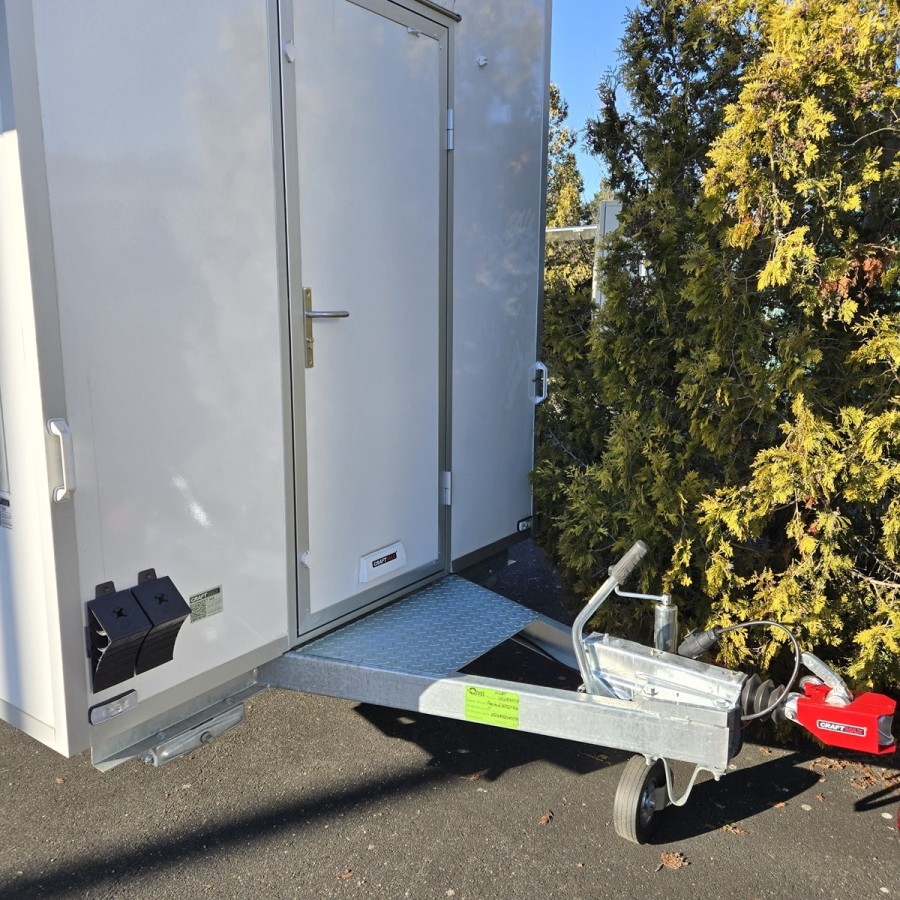 Verkaufsanhaenger-2000-XXL-Tandem-Foodtrailer-5.20x2.00x2.30m-zwei-Verkaufsklappen-folierbare-GFK-Aussenwand-4-Kurbel-Stuetzen-g