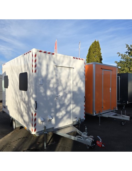 Bauwagen-1300-Diamantline-3.70x2.10x2.30m-ThermoSandwich-mit-3-Fenster-Tuer-Elektroinstallation-Moebel-4-Stuetzen-6