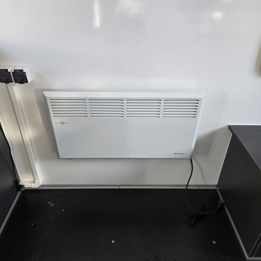 Bauwagen-1300-Diamantline-3.70x2.10x2.30m-ThermoSandwich-mit-3-Fenster-Tuer-Elektroinstallation-Moebel-4-Stuetzen-15
