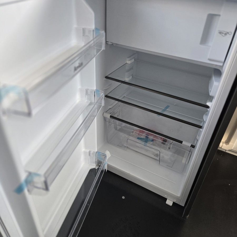 Bauwagen-1300-Diamantline-3.70x2.10x2.30m-ThermoSandwich-mit-3-Fenster-Tuer-Elektroinstallation-Moebel-4-Stuetzen-16
