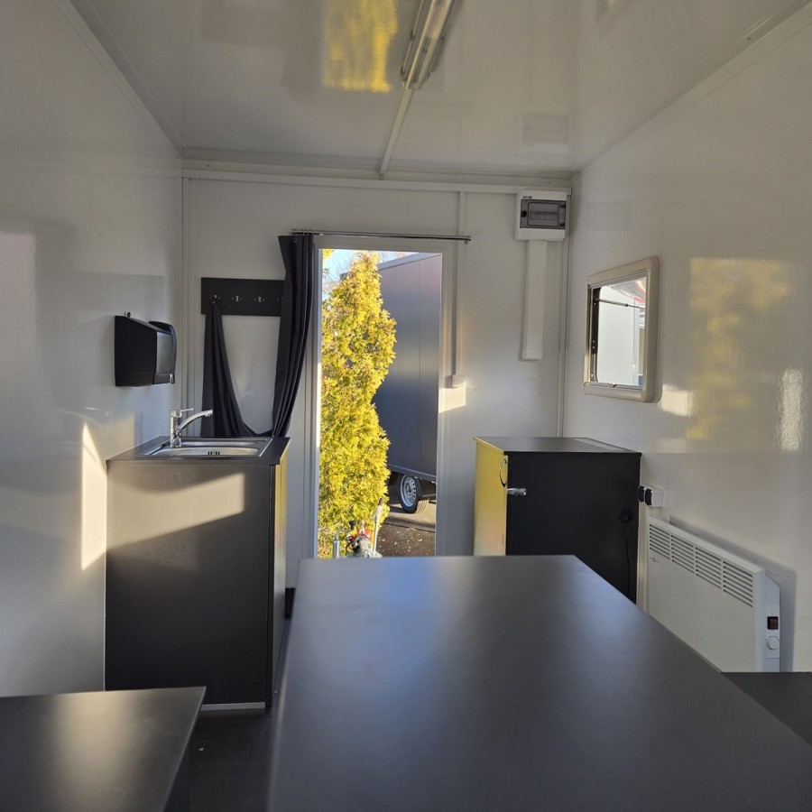 Bauwagen-1300-Diamantline-3.70x2.10x2.30m-ThermoSandwich-mit-3-Fenster-Tuer-Elektroinstallation-Moebel-4-Stuetzen-20