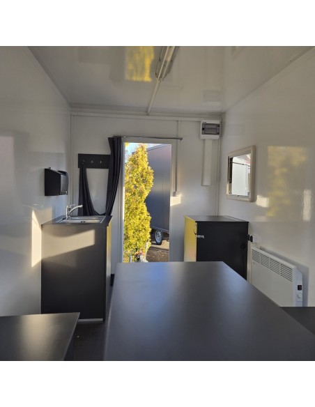 Bauwagen-1300-Diamantline-3.70x2.10x2.30m-ThermoSandwich-mit-3-Fenster-Tuer-Elektroinstallation-Moebel-4-Stuetzen-20