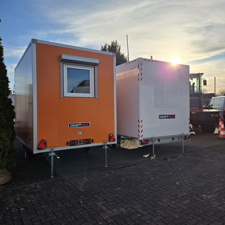 Bauwagen-1300-Basic-Thermo-Sandwichpanele-3.70x2.10x2.30m-Fenster-Tuer-Stuetzen
