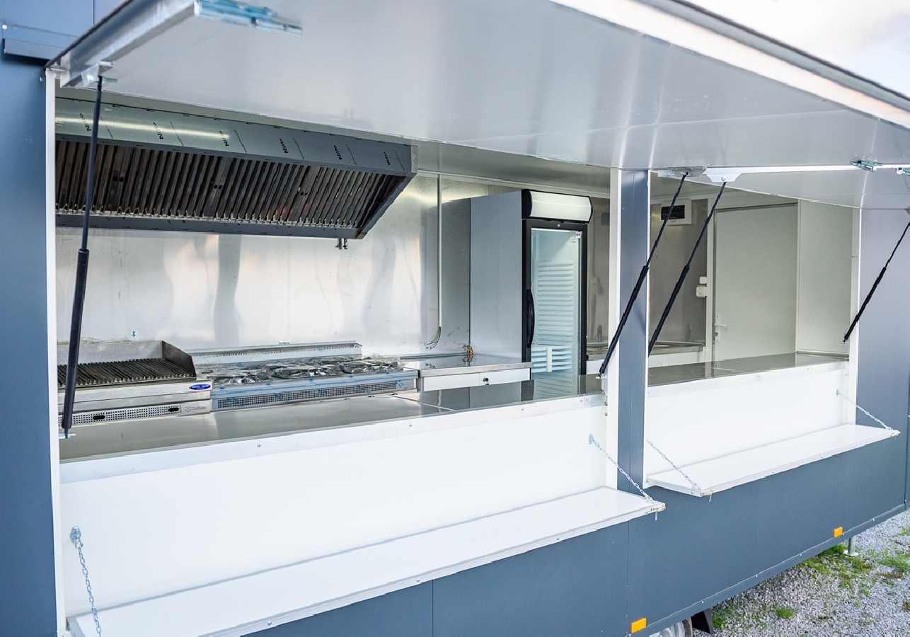Verkaufsanhaenger-Tandem-2700-Edelstahl-Gastro-voll-ausgestattet-5.90x1.90x2.12m-2-Verkaufsklappen-6