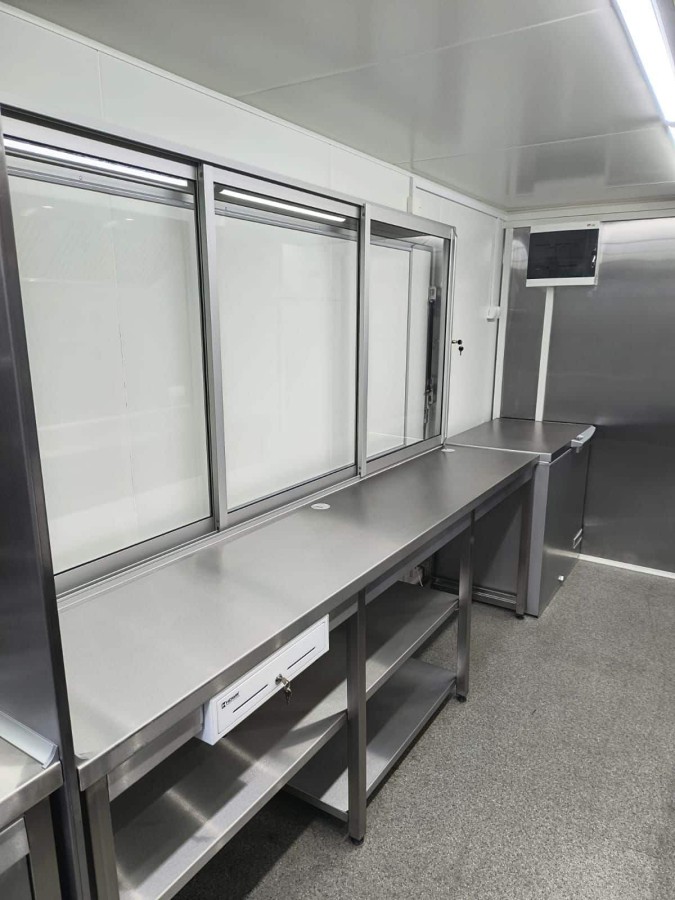 CRAFTMAX-Verkaufsanhaenger-2700-Gastro-voll-ausgestattet-2700kg-Tandem-14
