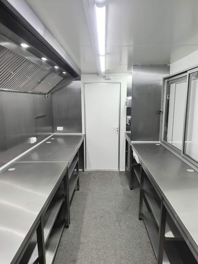 CRAFTMAX-Verkaufsanhaenger-2700-Gastro-voll-ausgestattet-2700kg-Tandem-16