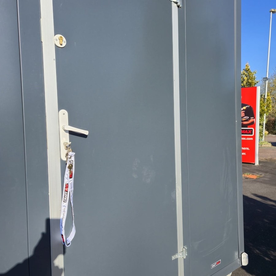 Verkaufsanhaenger-Tandem-2700-Edelstahl-Gastro-voll-ausgestattet-4.20x2.20x2.30m-Thermo-Sandwichpanele-E-Paket-5