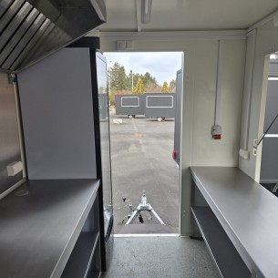 Verkaufsanhaenger-Foodtrailer-1350-3.00x2.00x2.20m-Thermo-Sandwichpanele-mit-grosser-Verkaufsklappe-Stuetzen-gebremst-6 2