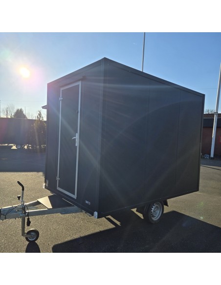 Verkaufsanhaenger-Foodtrailer-1350-2.50x2.00x2.20m-Thermo-Sandwichpanele-mit-grosser-Verkaufsklappe-Stuetzen-gebremst