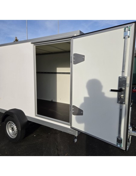 CRAFTMAX-750-MicroCamp-gebremst-Ladebordwand-Fenster-Seitentuer-100kmh-11