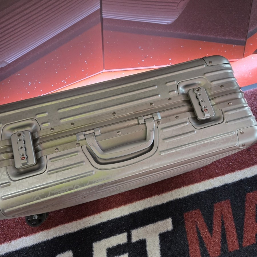 DIOR-AND-RIMOWA®-Grosser-4-Rad-Koffer-Aluminium-Limited-Edition-2020-Dior-Oblique-Silber-69-x-44-x-275-cm-3