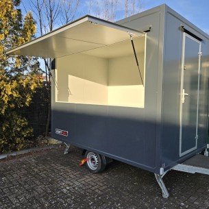 DE-Gastro®-Verkaufsanhaenger-1350-Thermo-Sandwich-3.00x2.00x2.20m-breite-Verkaufsklappe-1 2