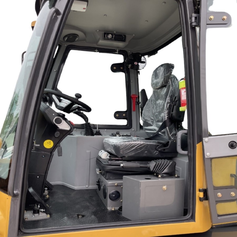 MAGNATAS®-Radlader-3800-Hoflader-mit-Kabine-4x4-Allrad-79PS-Dieselmotor-Euro5-1600-kg-Nennlast-4