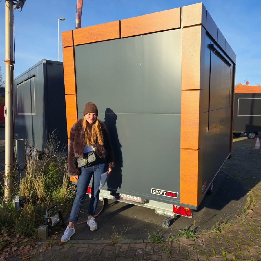 CRAFTMAX-Verkaufsanhaenger-Foodtruck-750-2.97x1.95x2.18m-Thermo-Sandwichpanele-seitliche-Verkaufsklappe-7