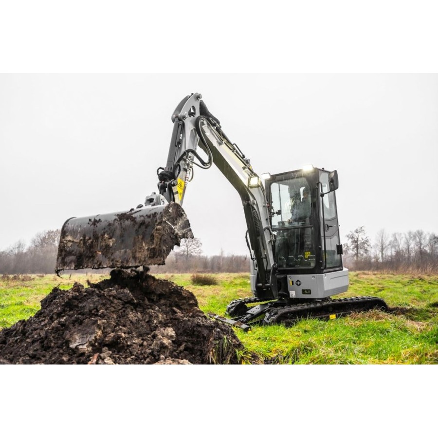 Kompaktbagger-3700kg-18.2-Kw-25-PS-Yanmar-Diesel-Euro-5-Raupenkette-Fahrerkabine-Joystick-schwenkbarer-Baggerarm-2