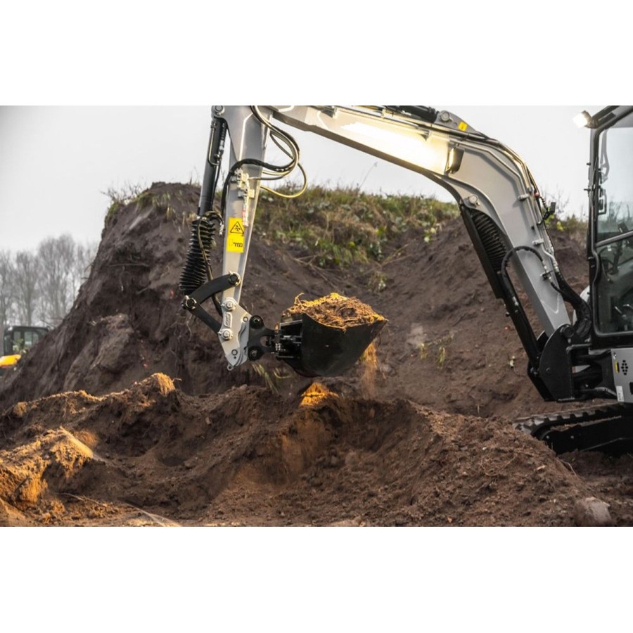Kompaktbagger-3700kg-18.2-Kw-25-PS-Yanmar-Diesel-Euro-5-Raupenkette-Fahrerkabine-Joystick-schwenkbarer-Baggerarm-3